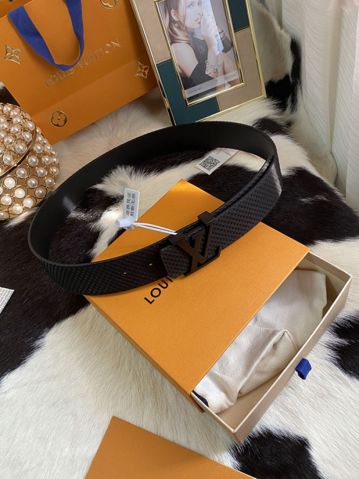 lou*s vu*tt belt