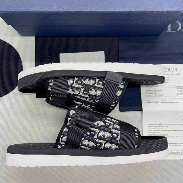 d10r slippers