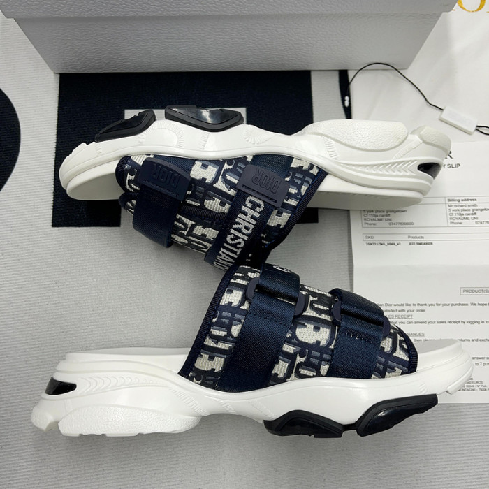 d10r slippers