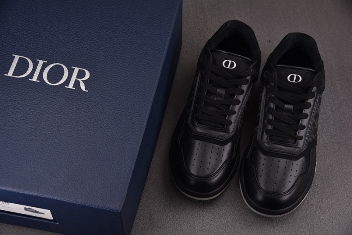 d10r b27 sneaker