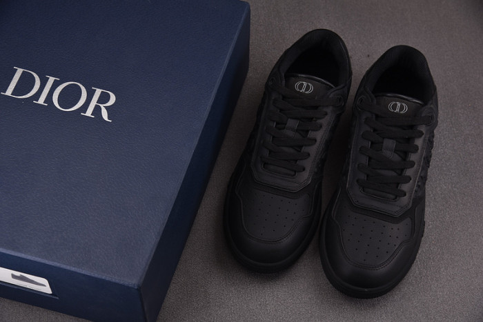 d10r b27 sneaker
