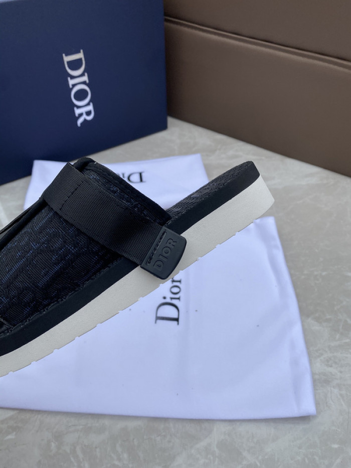 d10r slippers