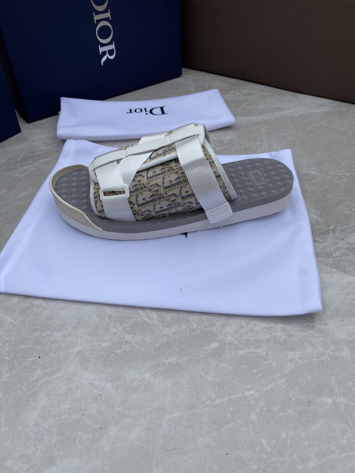 d10r slippers