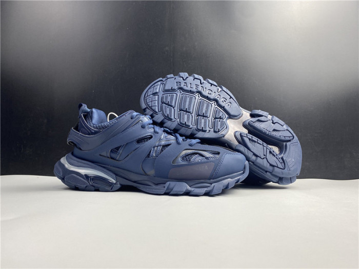 blcg track trainer dark navy 542023 w2la1 4107 (led)