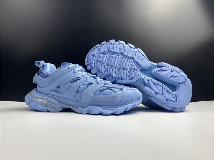 blcg track trainer light blue 542023-w2la1-4800 (led)
