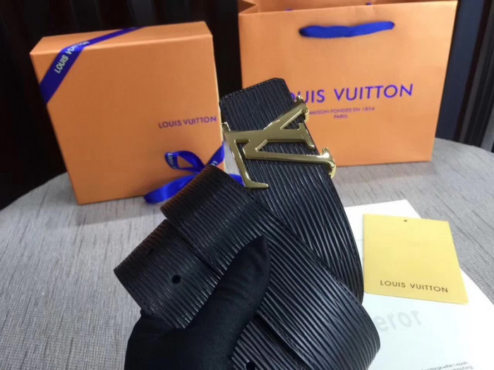 lou*s vu*tt belt