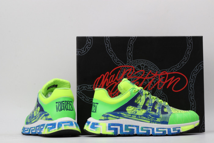 vers sneakers