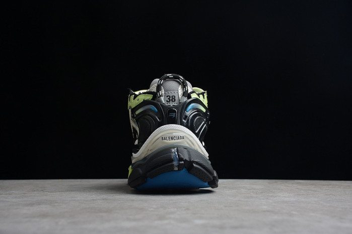 blcg runner 677402 w1rc6 0203