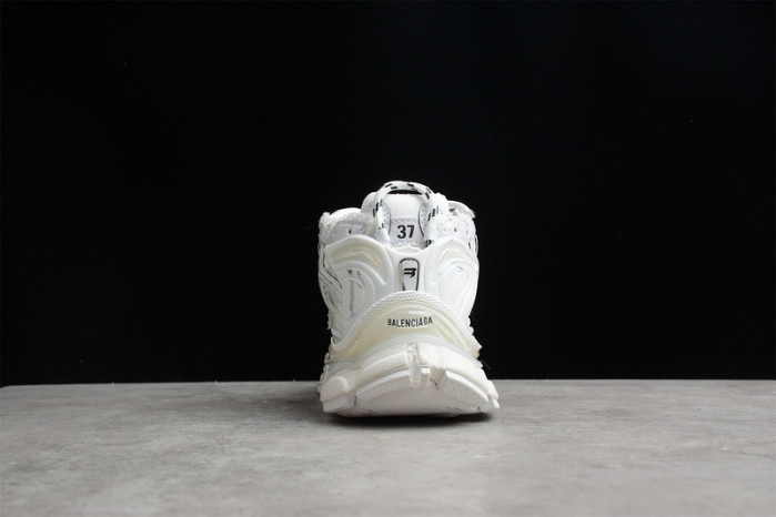 blcg runner 677402 w3ra9 9000