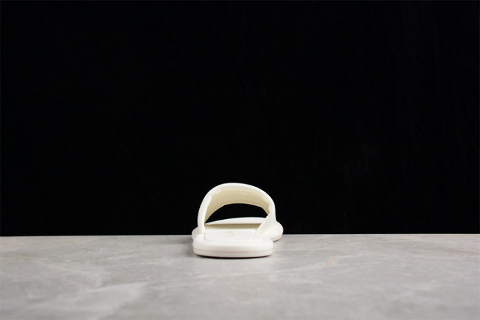 d10r slippers