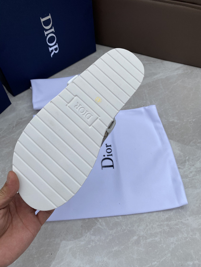 d10r slippers