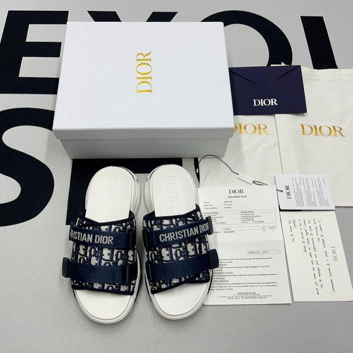 d10r slippers