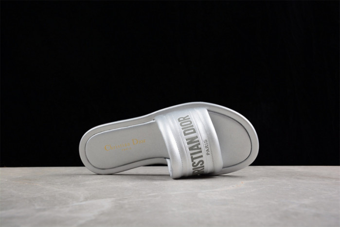 d10r slippers