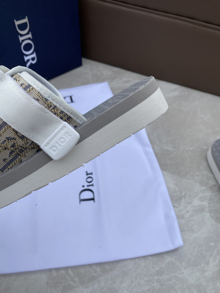 d10r slippers