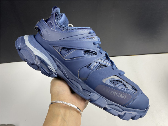 blcg track trainer dark navy 542023 w2la1 4107 (led)
