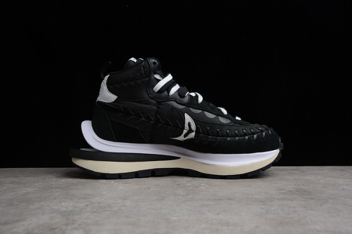 nike vaporwaffle sacai jean paul gaultier black white dh9186-001