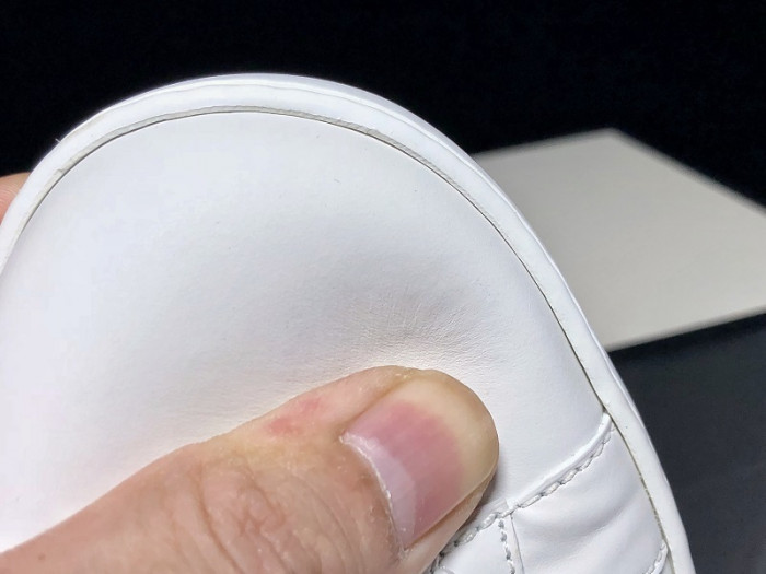 gucc ace embroidered low-top sneaker white with logo
