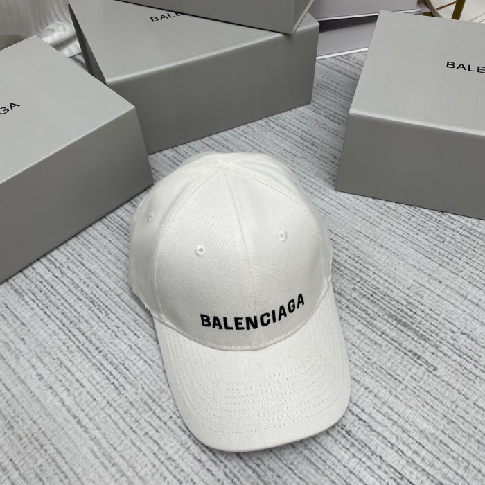 Ba*len*cia*ga hat2