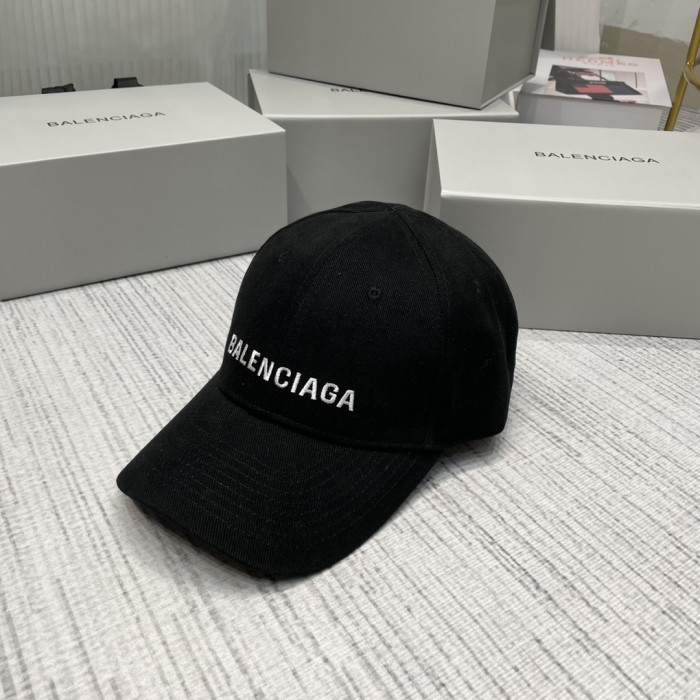 Ba*len*cia*ga hat1