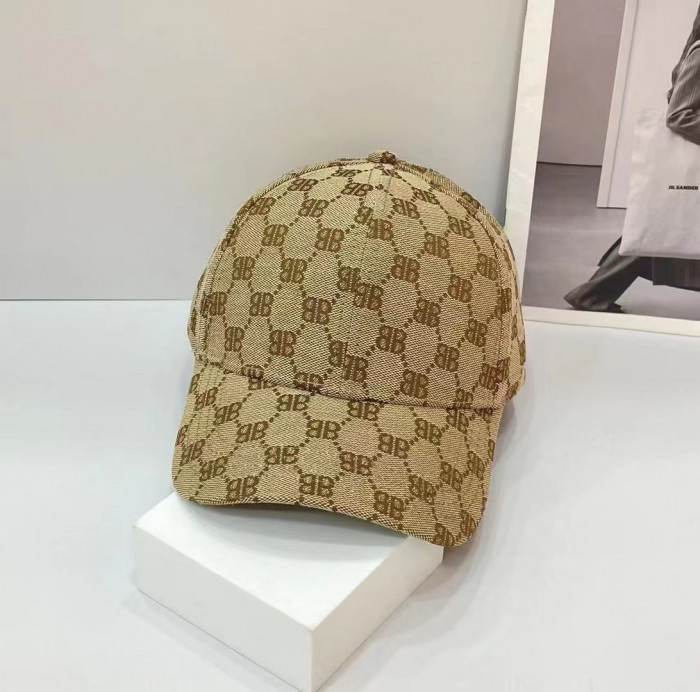 Ba*len*cia*ga hat3